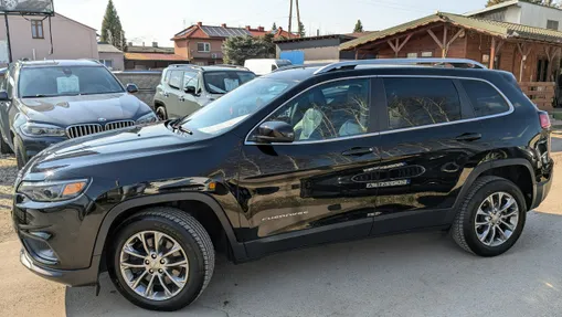 JEEP Cherokee -