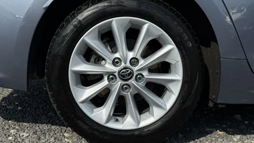 TOYOTA Corolla -