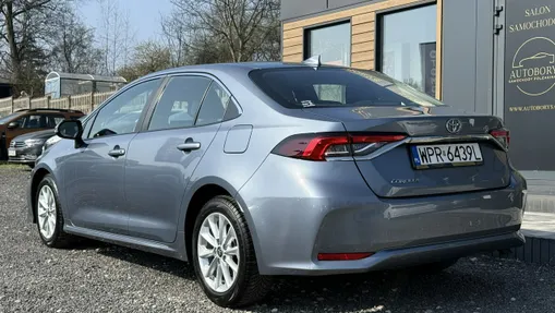 TOYOTA Corolla -