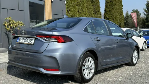 TOYOTA Corolla -