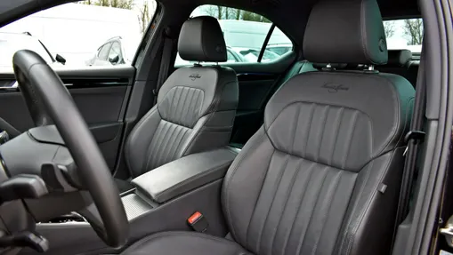 SKODA Superb -