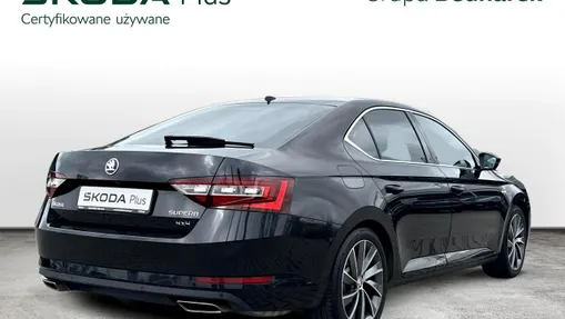 SKODA Superb -