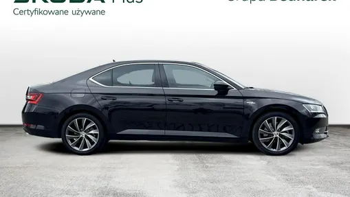 SKODA Superb -