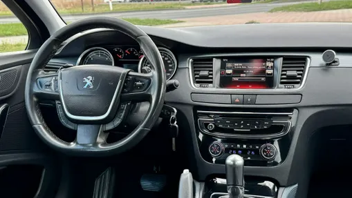 PEUGEOT 508 -