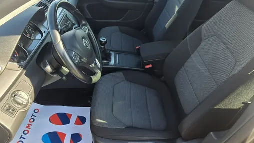 VOLKSWAGEN Passat -