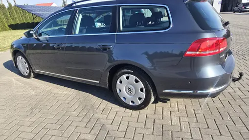 VOLKSWAGEN Passat -