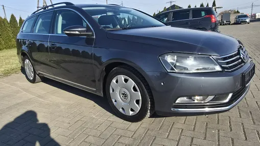 VOLKSWAGEN Passat -