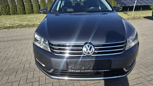 VOLKSWAGEN Passat -