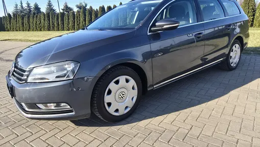 VOLKSWAGEN Passat -
