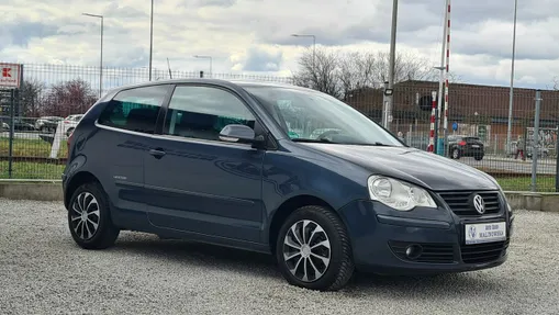 VOLKSWAGEN Polo -