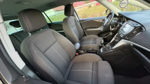 OPEL Zafira -