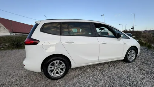OPEL Zafira -