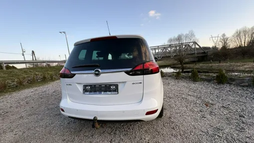 OPEL Zafira -