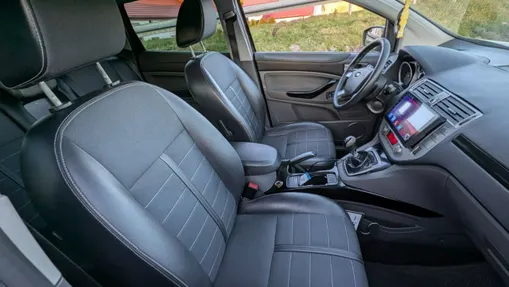 FORD Kuga -