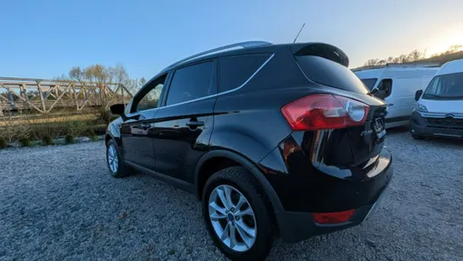 FORD Kuga -