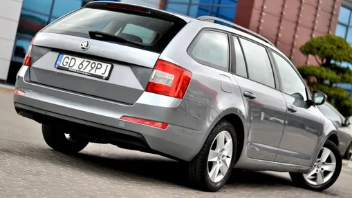 SKODA Octavia -