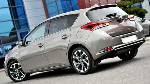 TOYOTA Auris -