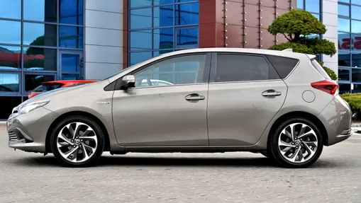 TOYOTA Auris -