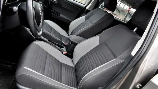 TOYOTA Auris -