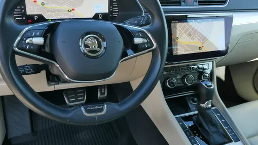 SKODA Superb -