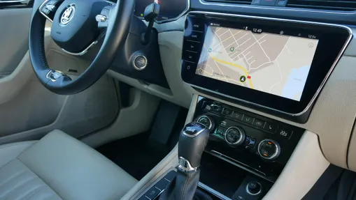 SKODA Superb -