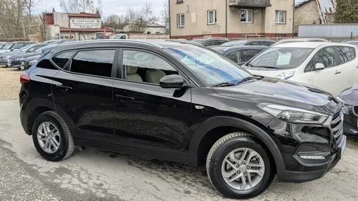HYUNDAI Tucson -