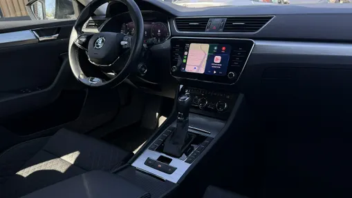 SKODA Superb -