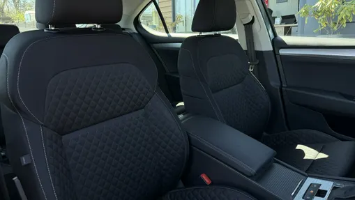 SKODA Superb -