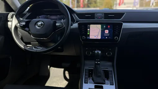SKODA Superb -
