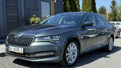 SKODA Superb -