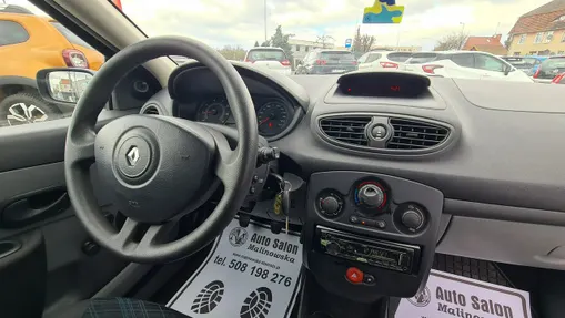 RENAULT Clio -