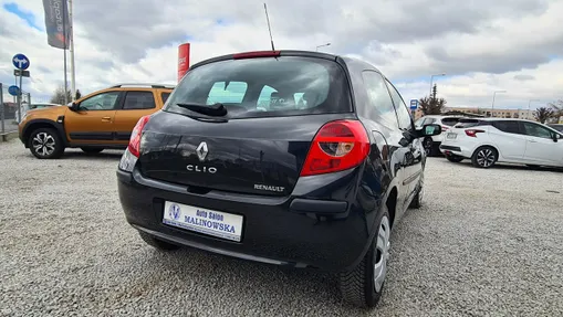 RENAULT Clio -