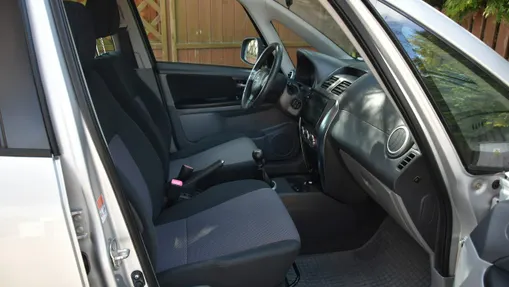 SUZUKI SX4 -
