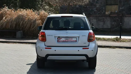 SUZUKI SX4 -