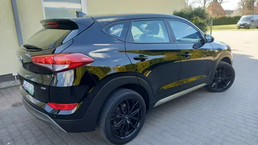 HYUNDAI Tucson -
