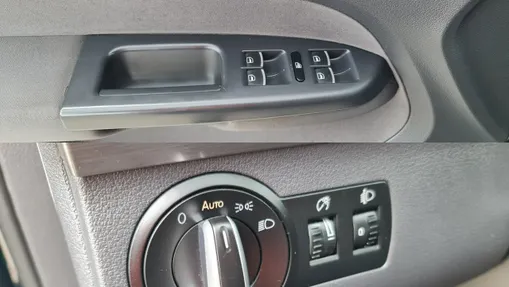 VOLKSWAGEN Touran -