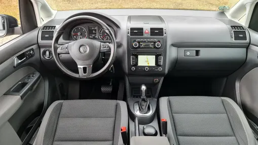VOLKSWAGEN Touran -