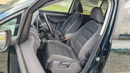 VOLKSWAGEN Touran -