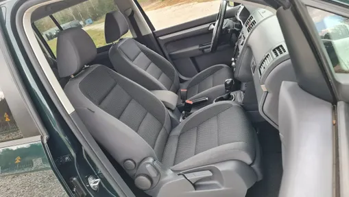 VOLKSWAGEN Touran -