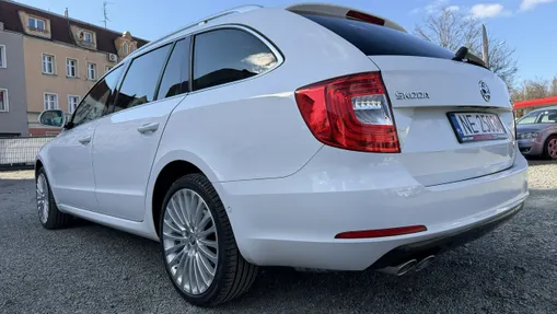 SKODA Superb -