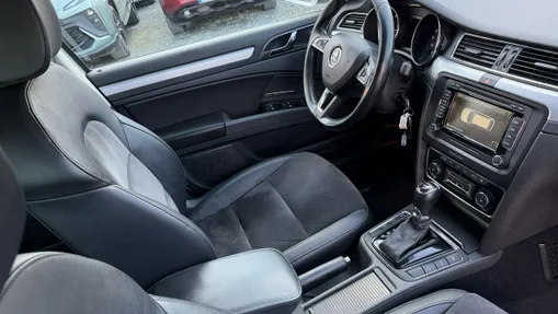 SKODA Superb -