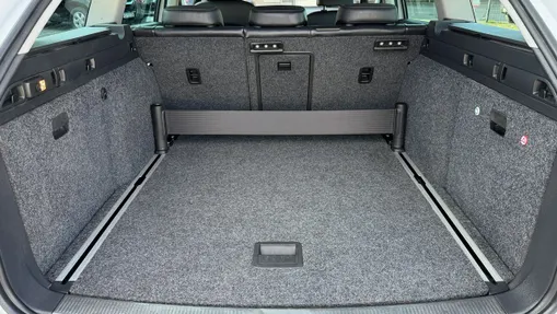 SKODA Superb -