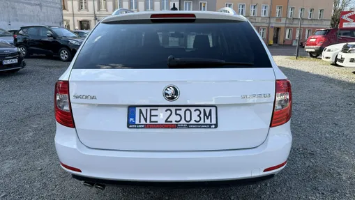 SKODA Superb -