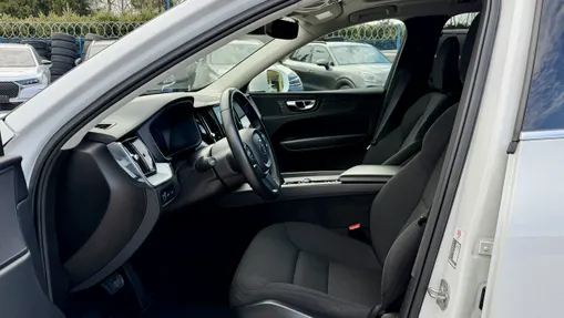 VOLVO XC60 -