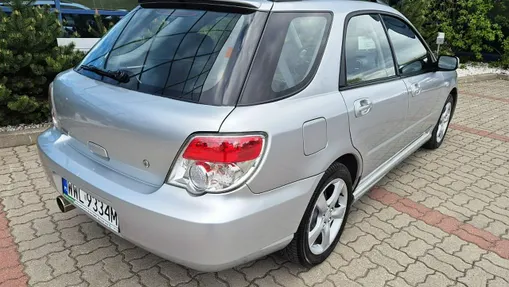 SUBARU Impreza -