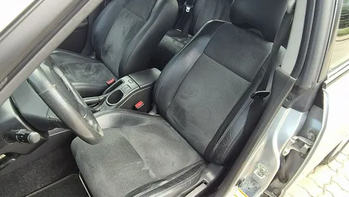 SUBARU Impreza -