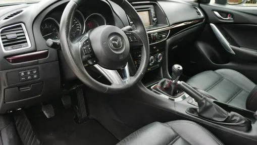 MAZDA 6 -