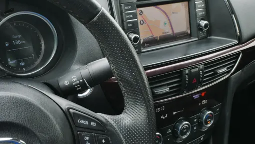 MAZDA 6 -