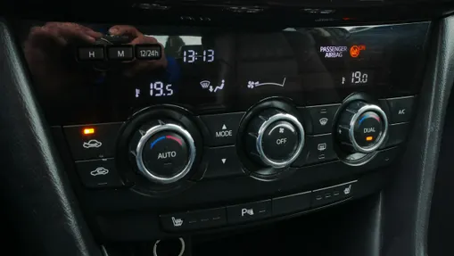 MAZDA 6 -
