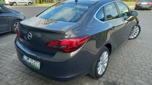 OPEL Astra -